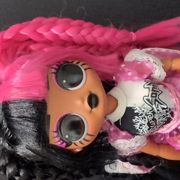L.O.L Surprise Remix Lot of 2 Ferocious Fashion Dolls. - Picture 5 of 10